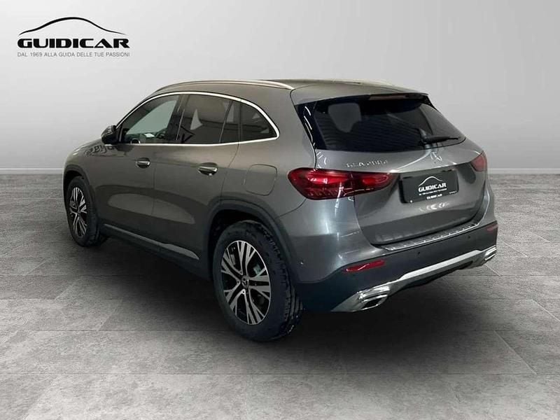 Nuova Mercedes GLA200 Business 150 CV (110 kW) 2026 Grigio SUV