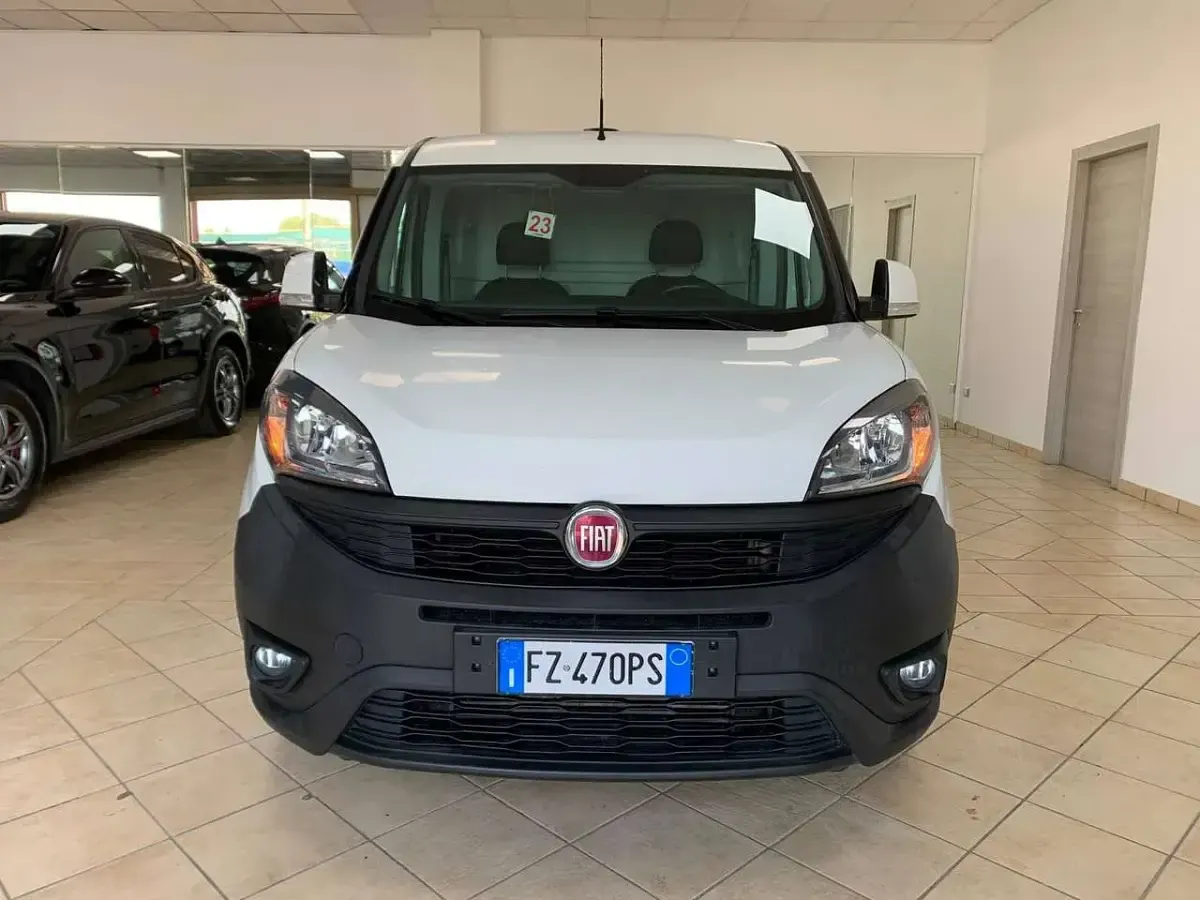 Usata Fiat Doblò 120 CV (88 kW) 2019 Bianco Monovolume