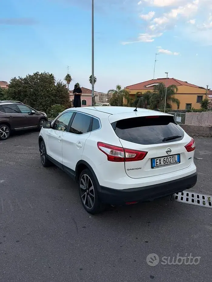 Usata Nissan Qashqai 110 CV (80 kW) 2015 Bianco SUV