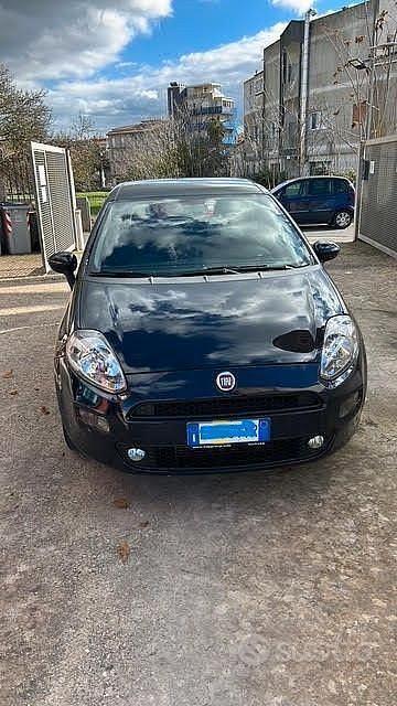 Usata Fiat Punto Lounge 95 CV (69 kW) 2016 Blu Utilitaria