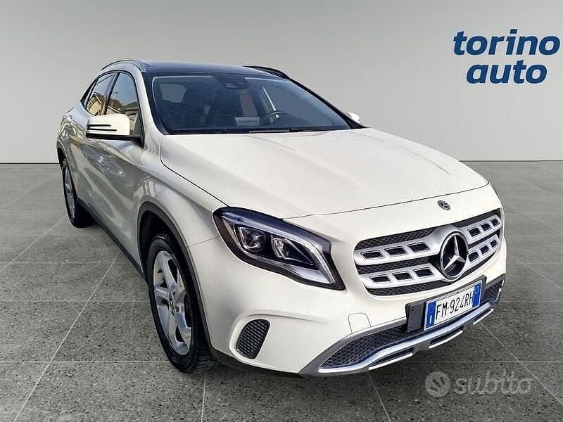 Usado Mercedes GLA200 136 CV (100 kW) 2018 Blanco SUV