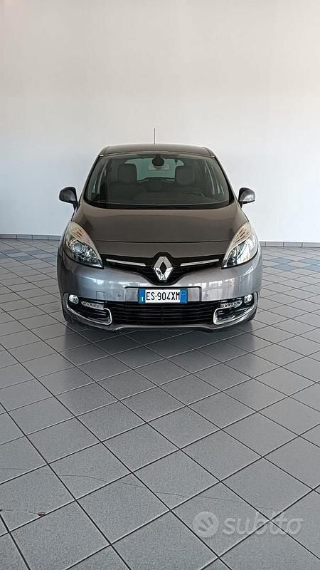 Usata Renault Scénic III 110 CV (80 kW) 2013 Giallo Monovolume