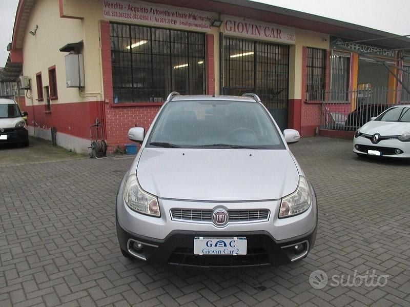 Usata Fiat Sedici Dynamic 120 CV (88 kW) 2012 Grigio SUV