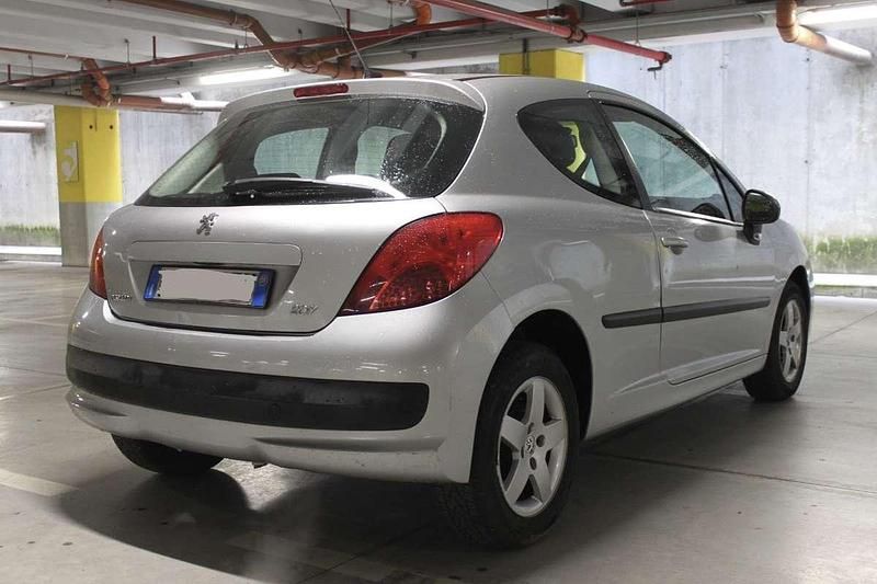 Usata Peugeot 207 95 CV (69 kW) 2009 Berlina