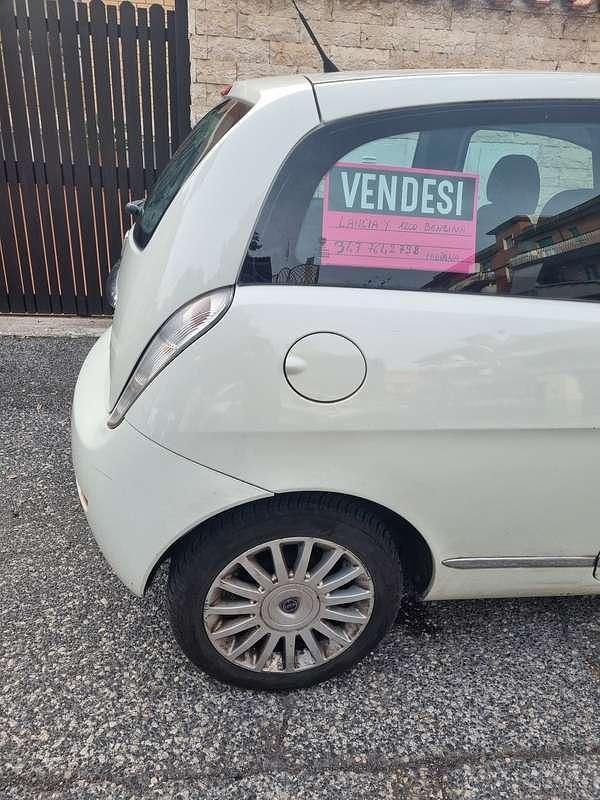 Usata Lancia Ypsilon 69 CV (50 kW) 2012 Bianco Utilitaria