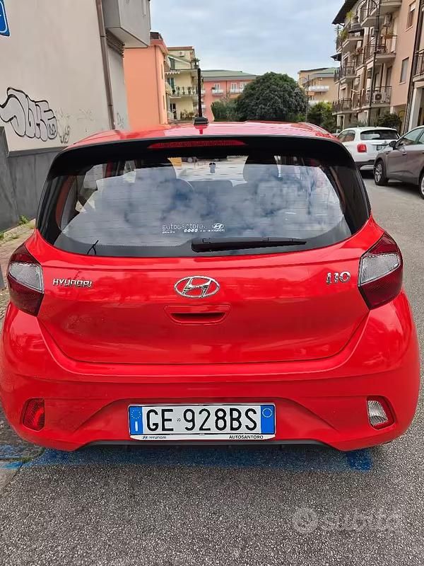 Usata Hyundai i10 Advanced Plus 67 CV (49 kW) 2021 Rosso Utilitaria
