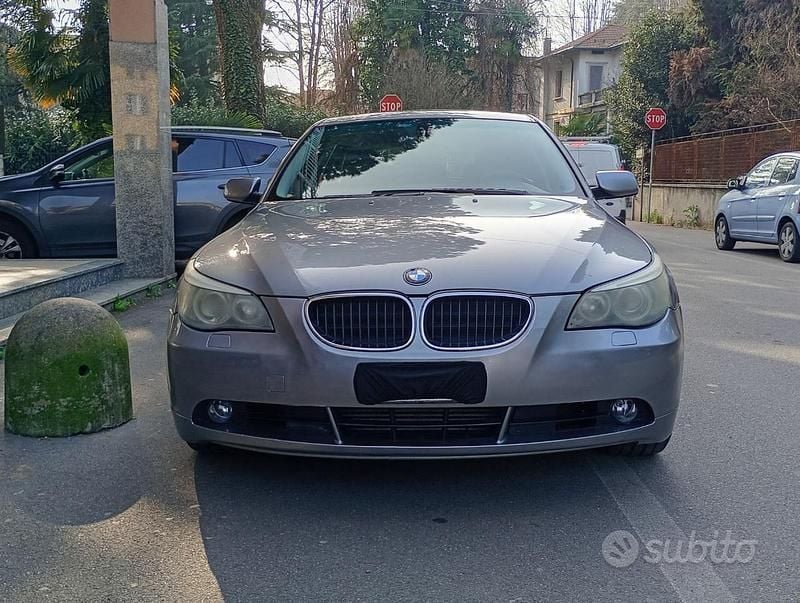 Usata BMW 530 Comfort Edition 218 CV (160 kW) 2004 Grigio Station wagon