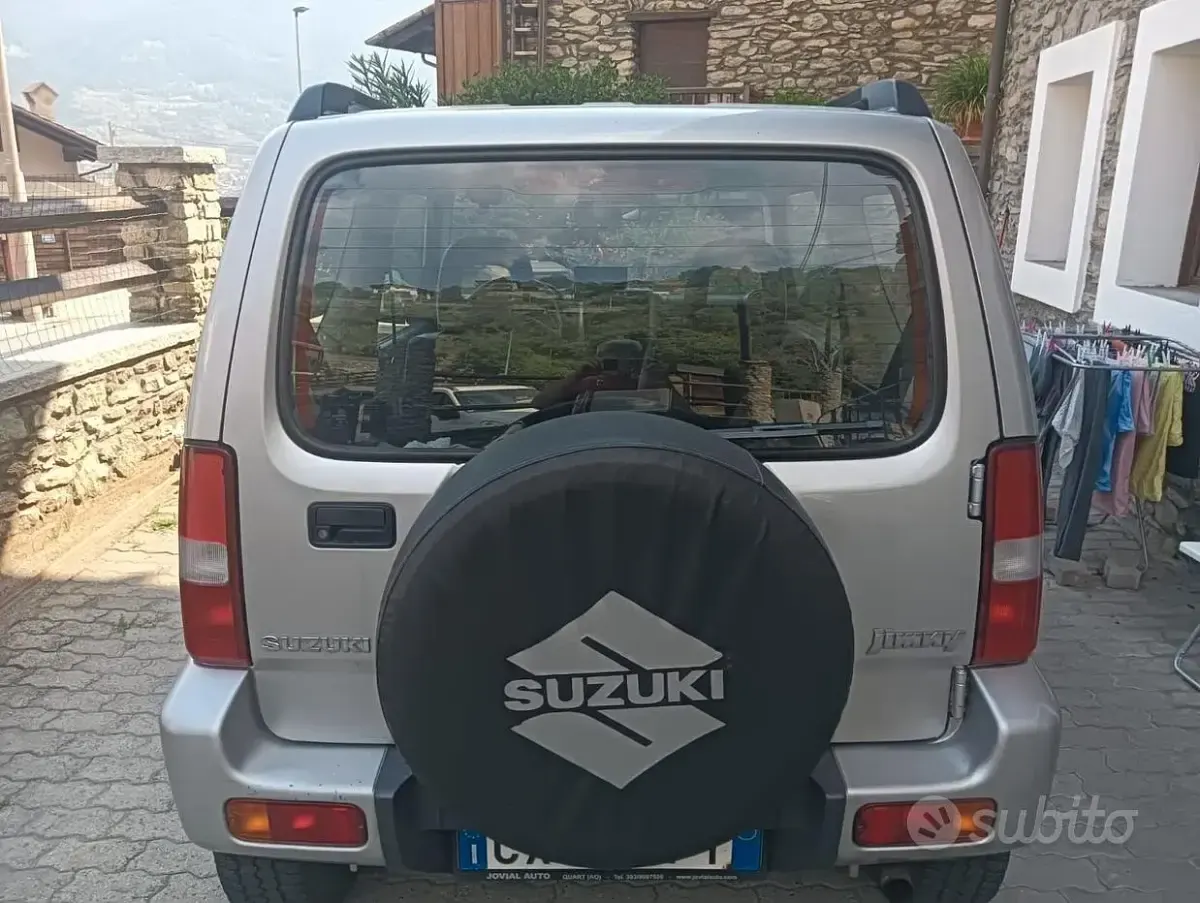 Usata Suzuki Jimny 65 CV (47 kW) 2005 Grigio SUV