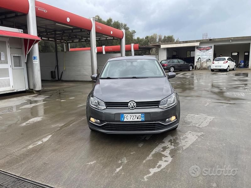 Usata VW Polo Trendline 75 CV (55 kW) 2016 Grigio Berlina