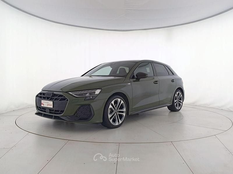 Usata Audi A3 S-Line 150 CV (110 kW) 2025 Verde distretto metallizzato Berlina