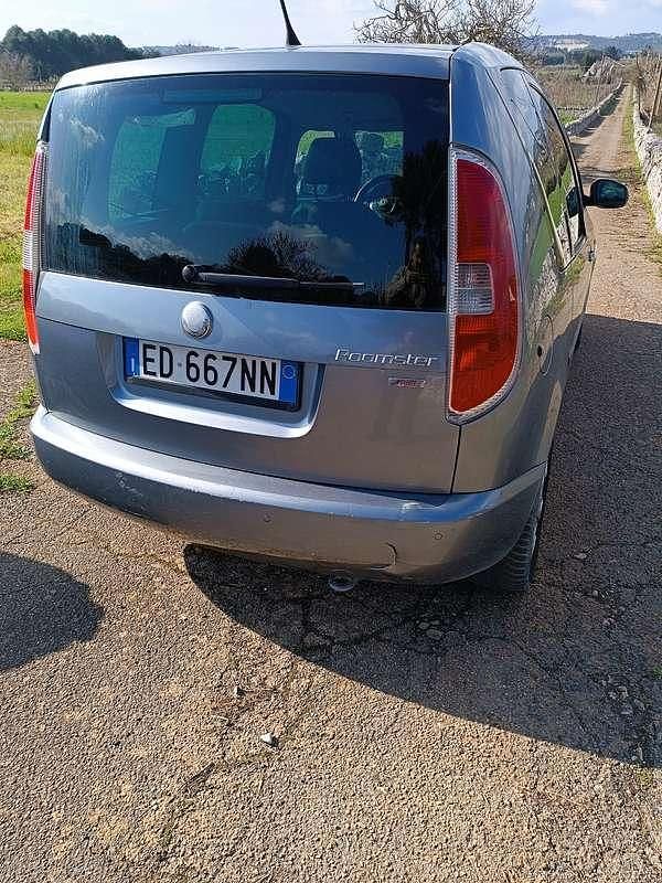 Usata Skoda Roomster Elegance 105 CV (77 kW) 2010 Grigio Monovolume