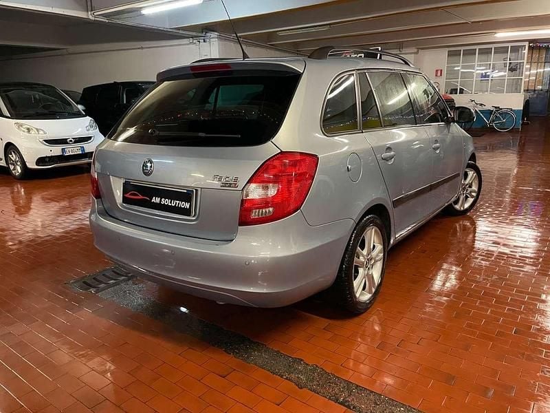 Usata Skoda Fabia 105 CV (77 kW) 2011 Argento Berlina