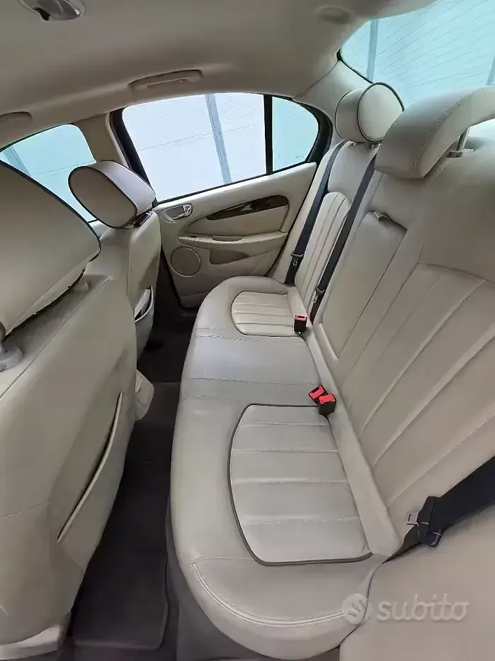 Usata Jaguar X-type Executive 156 CV (114 kW) 2006 Nero Berlina