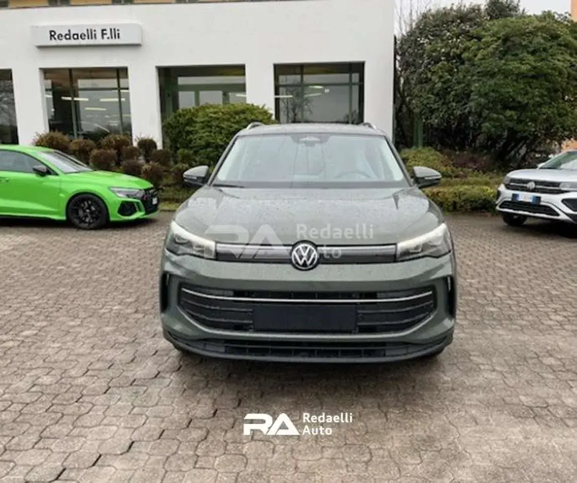 Nuova VW Tiguan Edition 204 CV (150 kW) 2026 Verde SUV