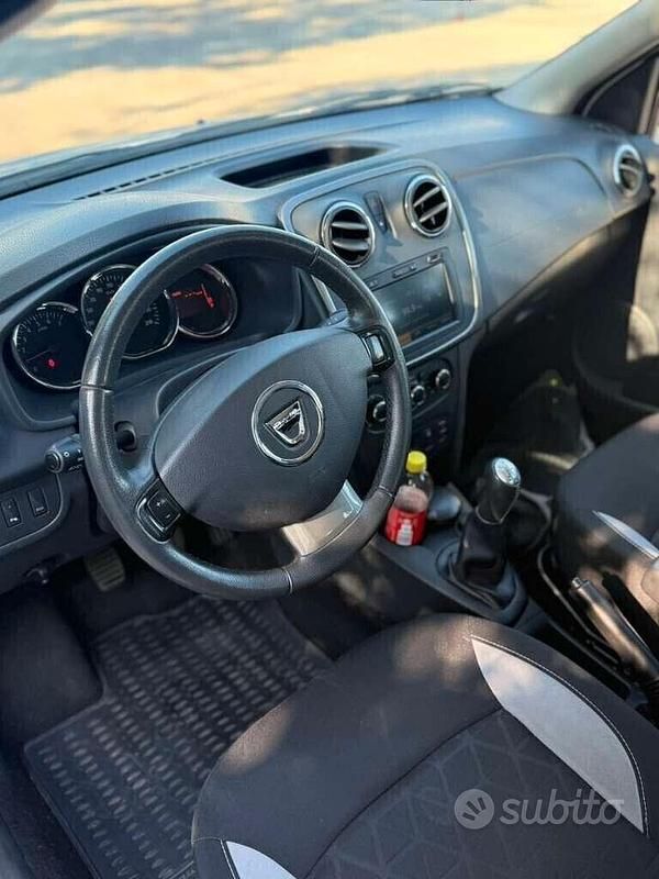 Usata Dacia Sandero 75 CV (55 kW) 2014 Bianco Utilitaria