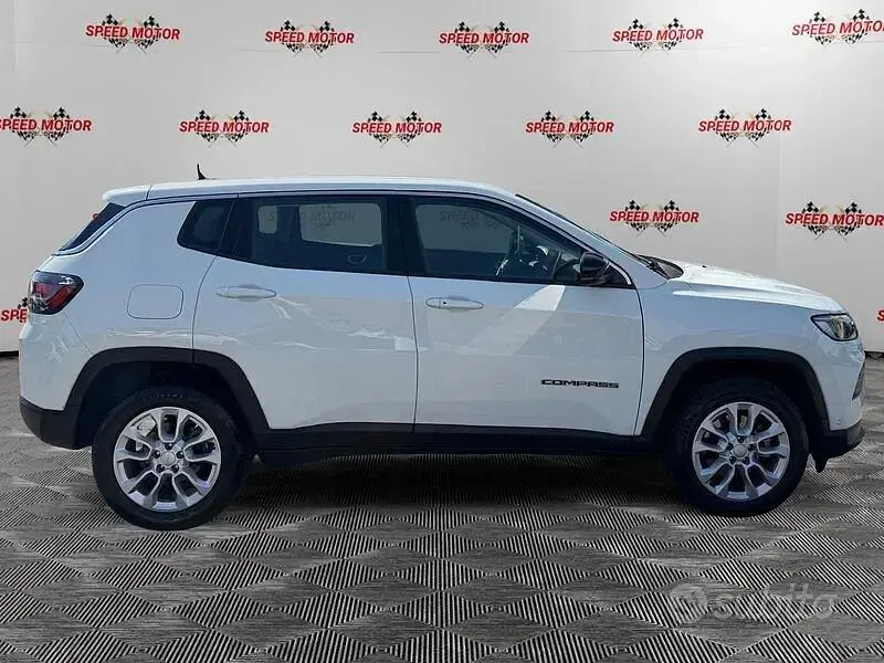 Usata Jeep Compass Altitude 131 CV (96 kW) 2024 Bianco SUV