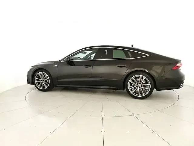 Usata Audi A7 Sportback Business Plus 245 CV (180 kW) 2023 Nero mythos metallizzato Utilitaria