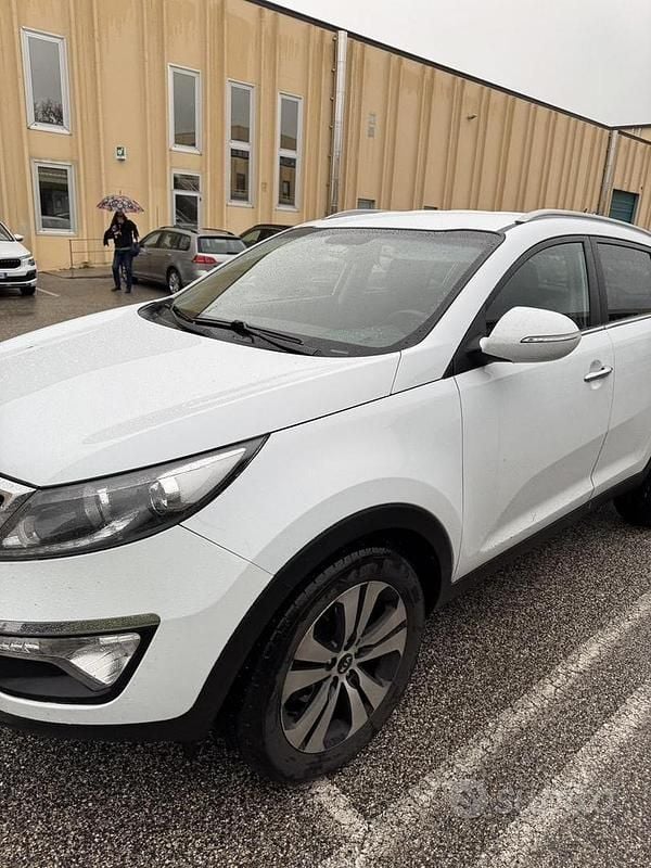 Second-hand Kia Sportage Active 116 CP (85 kW) 2012 Alb SUV