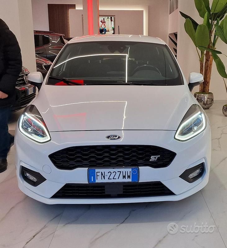 Usata Ford Fiesta ST-Line 2018 Bianco Utilitaria