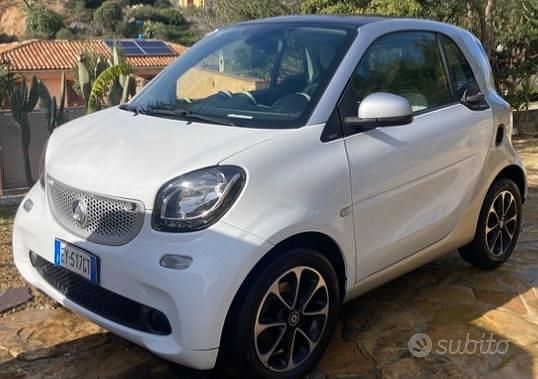 Usata 2015 Smart ForTwo Coupé Due volumi | 9500 € (Buon prezzo) - Immagine 1/2