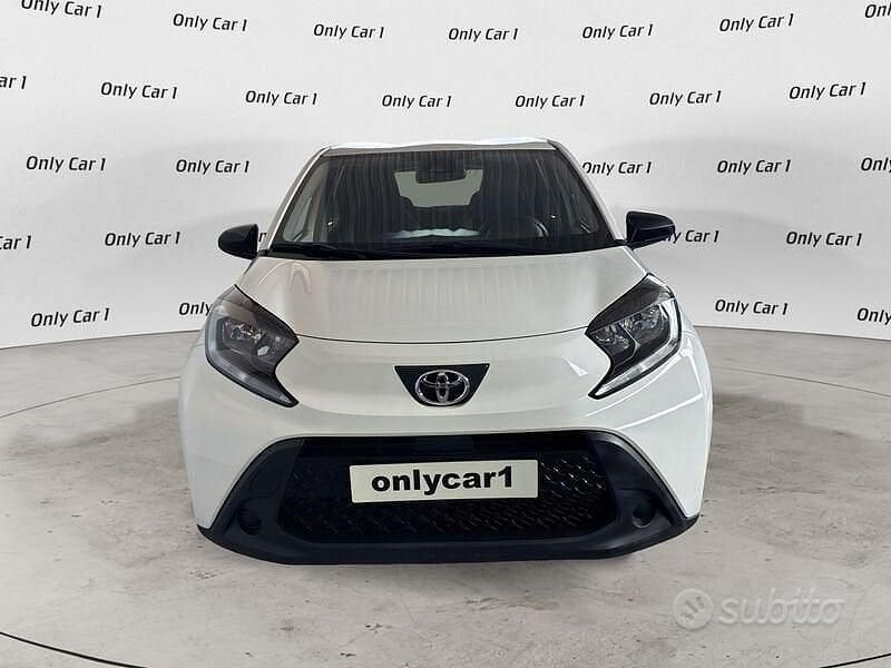 Gebraucht Toyota Aygo X Active 72 PS (52 kW) 2023 Weiß SUV
