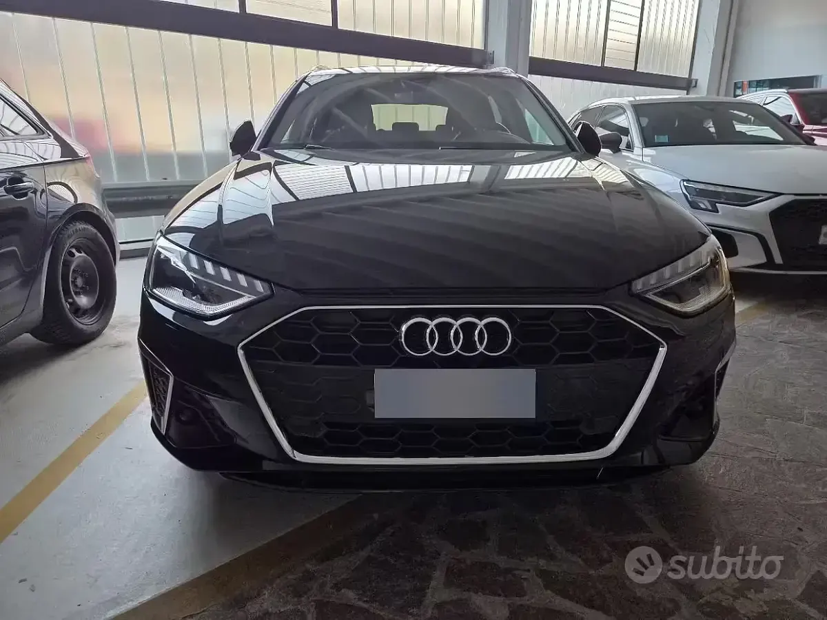 Usado Audi A4 170 CV (125 kW) 2020 Negro Familiar