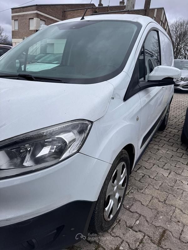 Usata Ford Courier 75 CV (55 kW) 2018 Bianco Monovolume