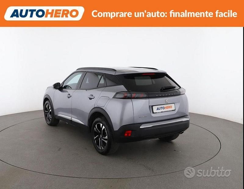 Usata Peugeot 2008 Allure 130 CV (95 kW) 2023 Argento SUV
