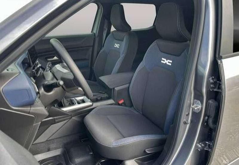 Nuova Dacia Duster Essentiel 122 CV (89 kW) 2026 369  bianco ghiaccio SUV