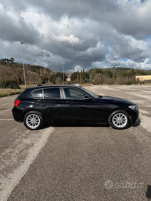 Usado BMW 116 Advantage 109 CV (80 kW) 2018 Negro Utilitario