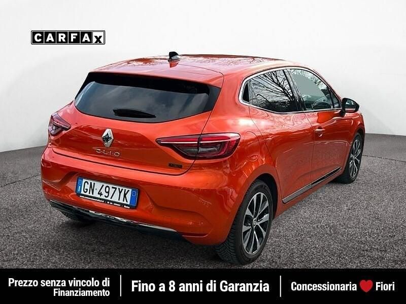 Usata Renault Clio V Techno 145 CV (106 kW) 2023 Arancione Utilitaria
