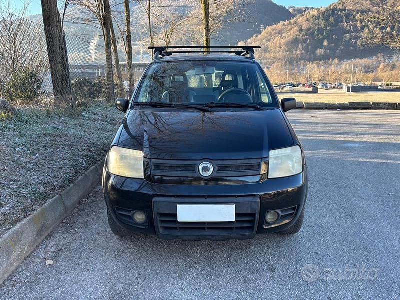 Usata Fiat Panda 4x4 Climbing 60 CV (44 kW) 2008 Nero Utilitaria