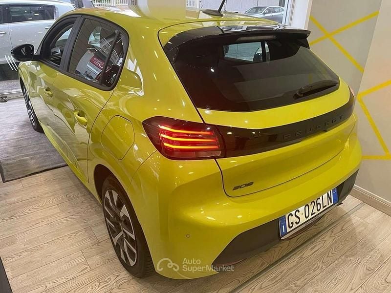 Usata Peugeot 208 75 CV (55 kW) 2023 Giallo agueda Utilitaria
