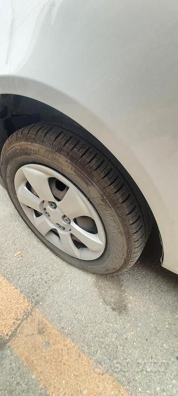 Usata Hyundai Accent 2003 Grigio Station wagon