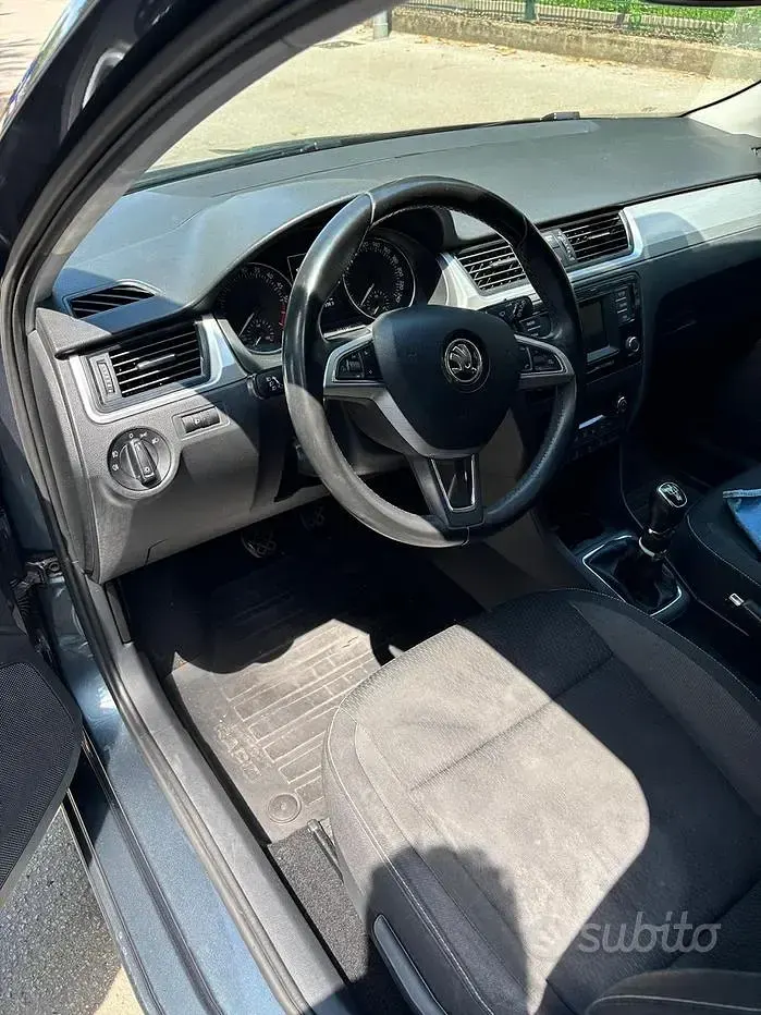 Usata Skoda Rapid 90 CV (66 kW) 2016 Grigio Utilitaria