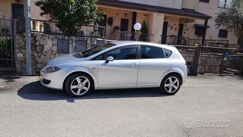 Usata Seat Leon Stylance 140 CV (102 kW) 2007 Grigio Utilitaria