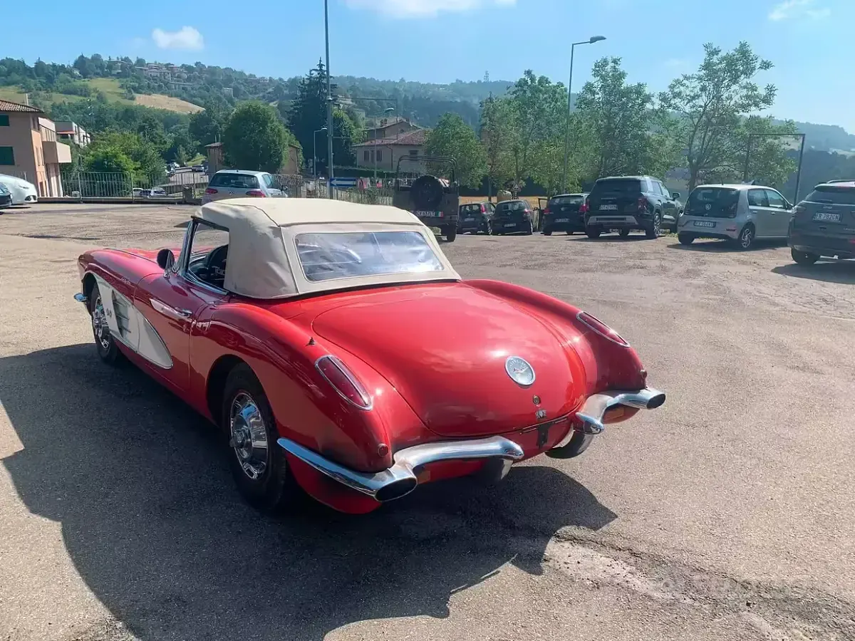 Usata Chevrolet Corvette 230 CV (169 kW) 1960 Marrone Cabrio