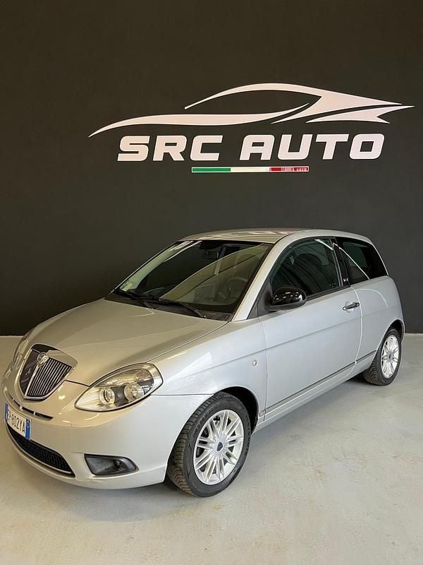 Usata Lancia Ypsilon 75 CV (55 kW) 2013 Grigio Utilitaria