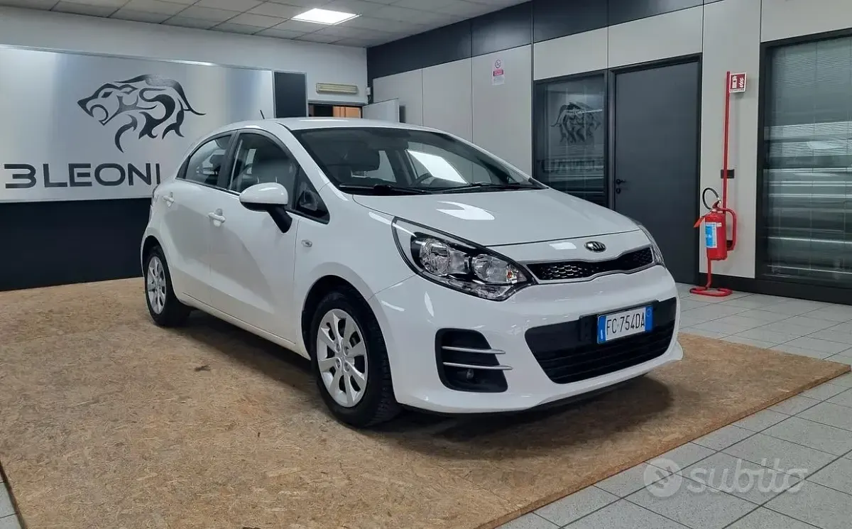 Usata Kia Rio Active 85 CV (62 kW) 2016 Bianco Utilitaria