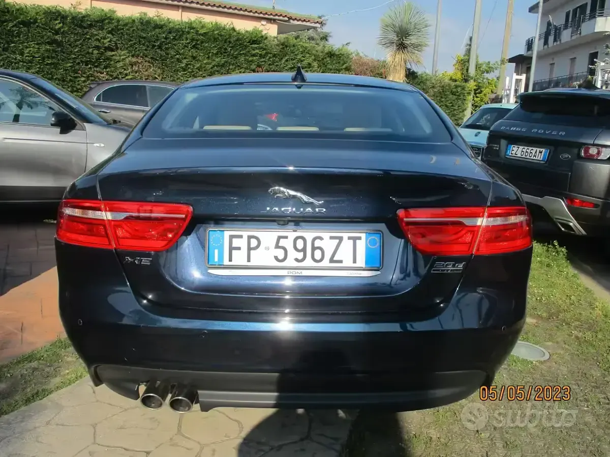 Usata Jaguar XE Portfolio 179 CV (131 kW) 2018 Blu/azzurro Berlina