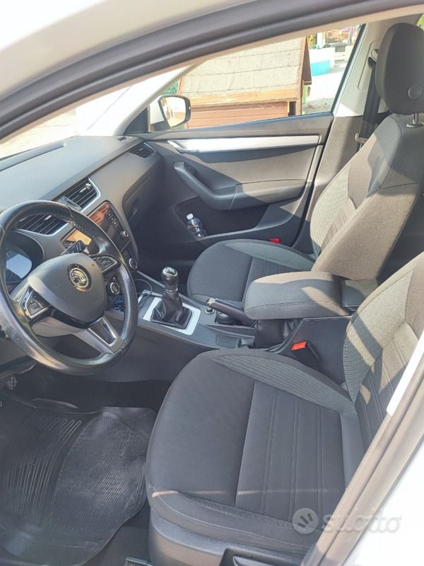 Usata Skoda Octavia G-TEC 110 CV (80 kW) 2018 Bianco Station wagon