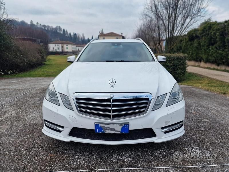 Usata Mercedes E220 Avantgarde 170 CV (125 kW) 2013 Bianco Station wagon
