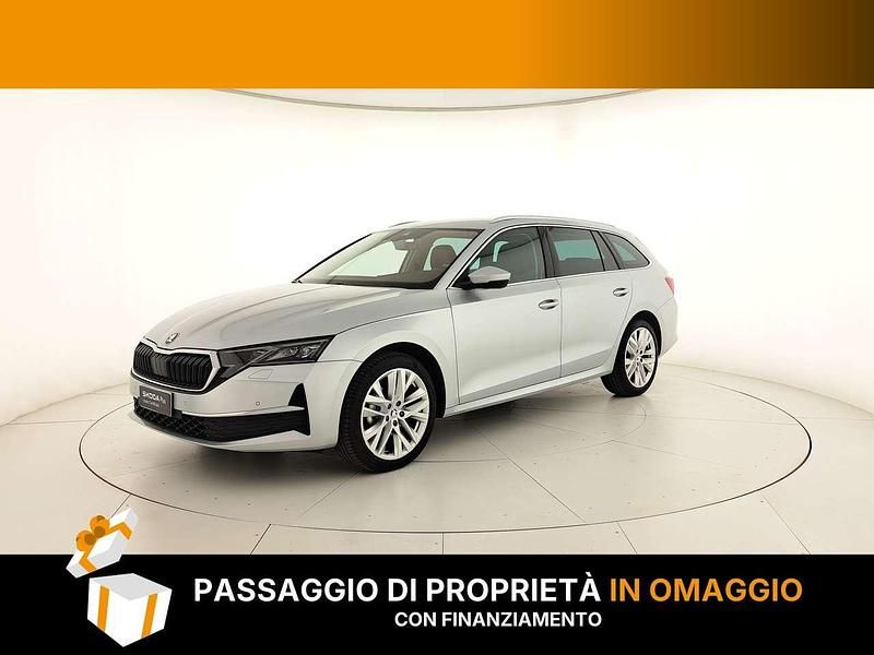 Argento brillante metallizzato Usata 2024 Skoda Octavia Style Station wagon | 27.900 € (Buon prezzo) - Immagine 1/4
