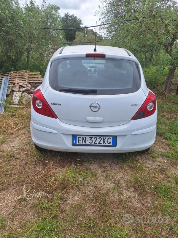 Usata Opel Corsa 85 CV (62 kW) 2012 Bianco Utilitaria
