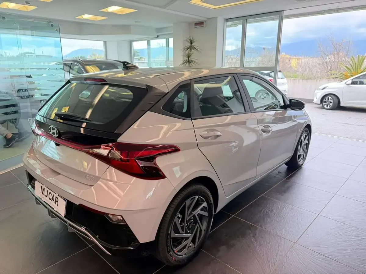 Nuova Hyundai i20 90 CV (66 kW) 2026 Grigio Utilitaria
