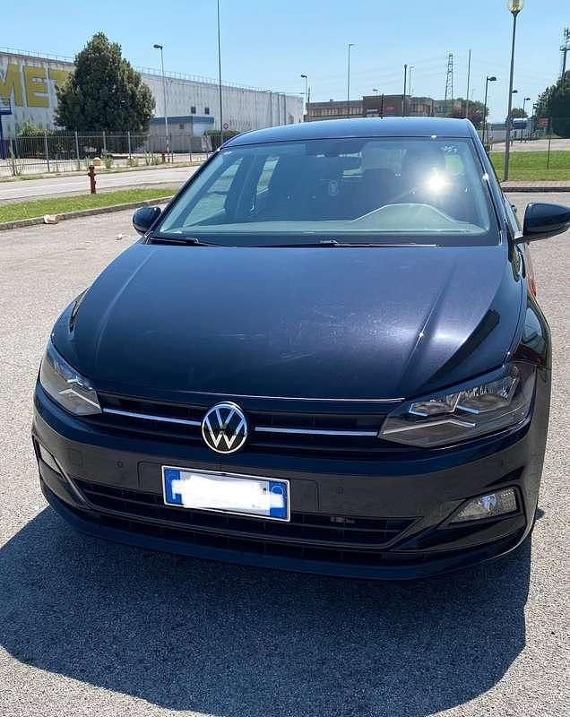 Nero Usata 2021 VW Polo Highline Tre volumi | 16.000 € (Buon prezzo) - Immagine 1/4