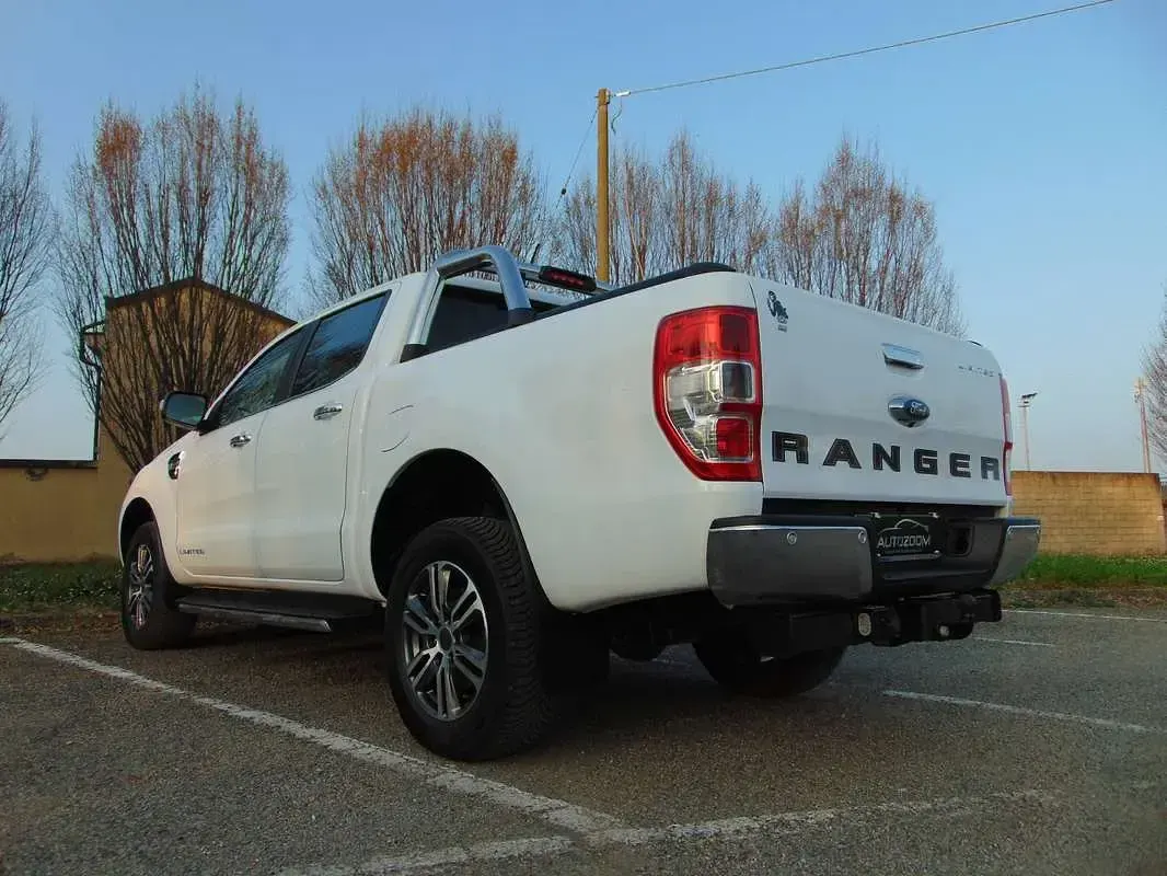 Usata Ford Ranger Limited 213 CV (156 kW) 2024 Bianco Pick-up