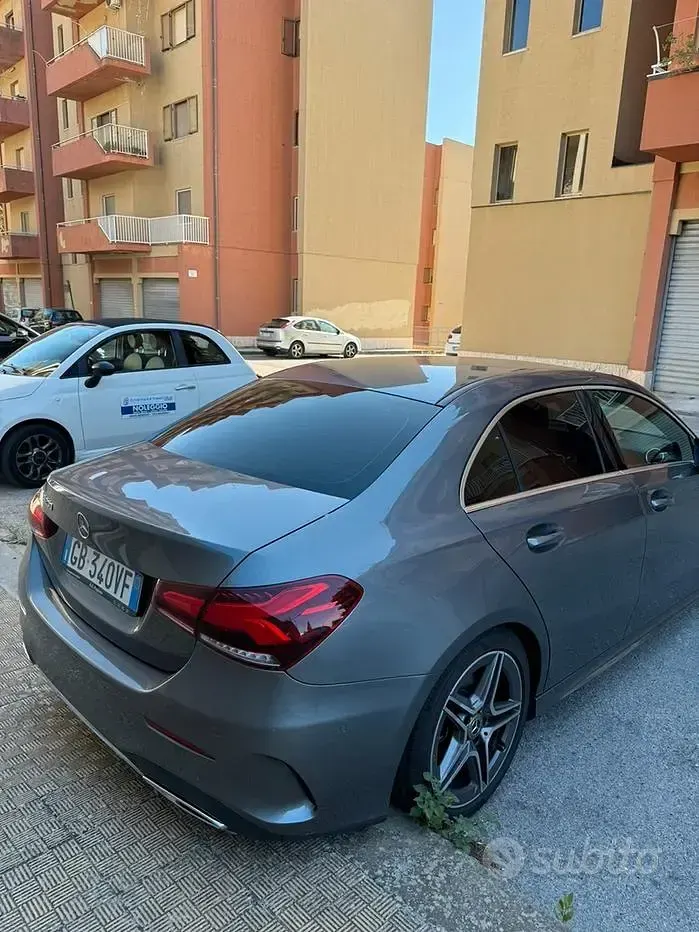 Usata Mercedes CLA200 163 CV (119 kW) 2020 Grigio Coupé