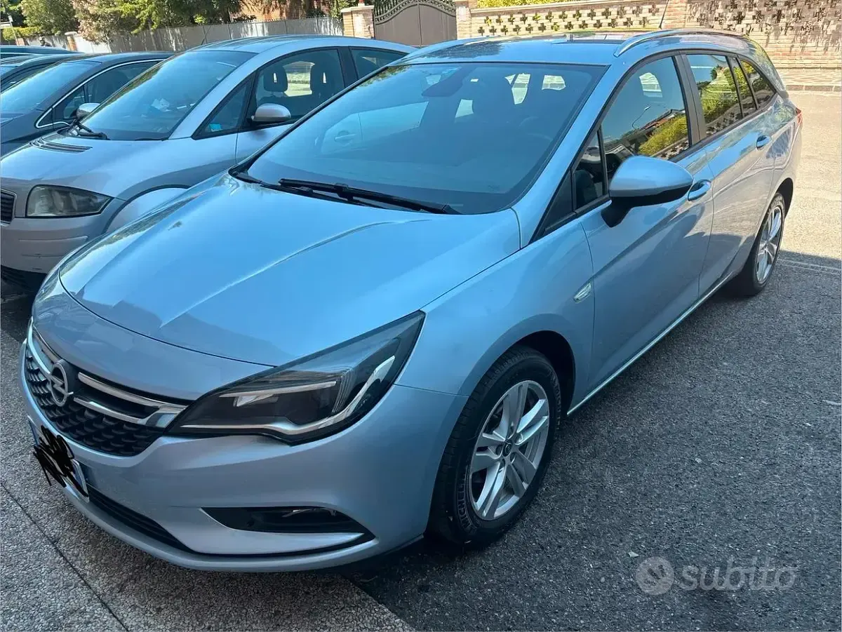 Usata Opel Astra 105 CV (77 kW) 2018 Bluazzurro Station wagon