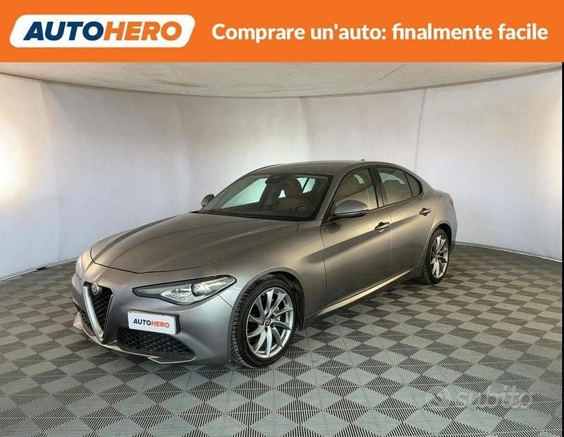 Usata Alfa Romeo Giulia 180 CV (132 kW) 2018 Grigio Berlina